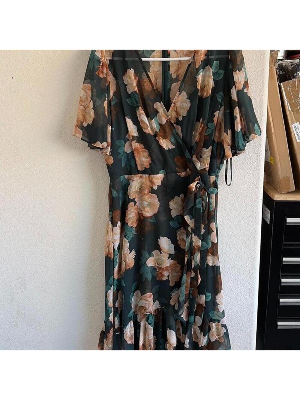 Calvin Klein Floral Chiffon Wrap Dress – Size 12